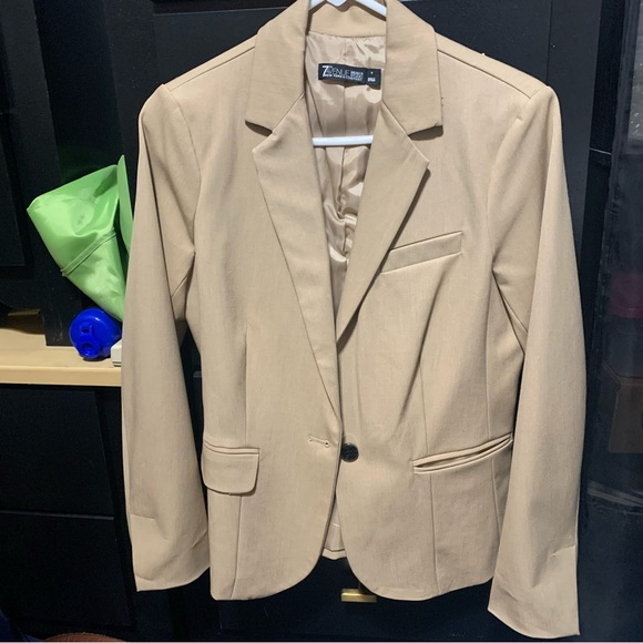 New York & Company 7th Avenue Design Studio Tan/Brown Blazer/Jacket. Size 8. - Picture 7 of 16